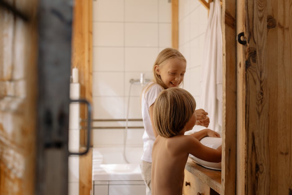 Händedesinfektion vor Händewaschen