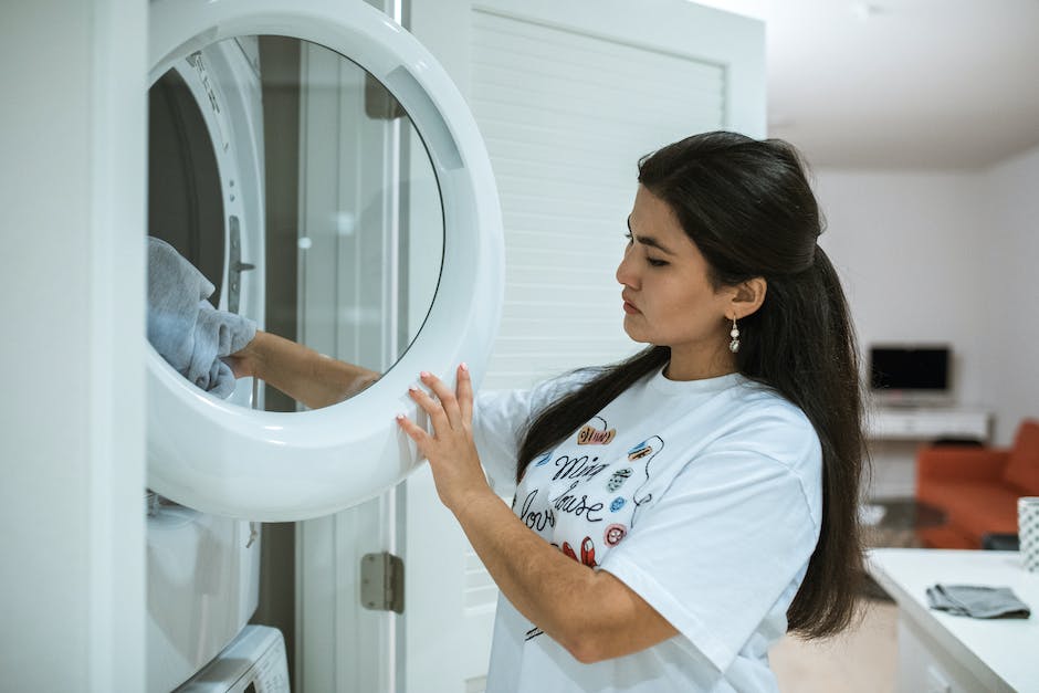  warum geht Wäsche ein? Tipps und Anleitungen zur Waschmaschinenpflege