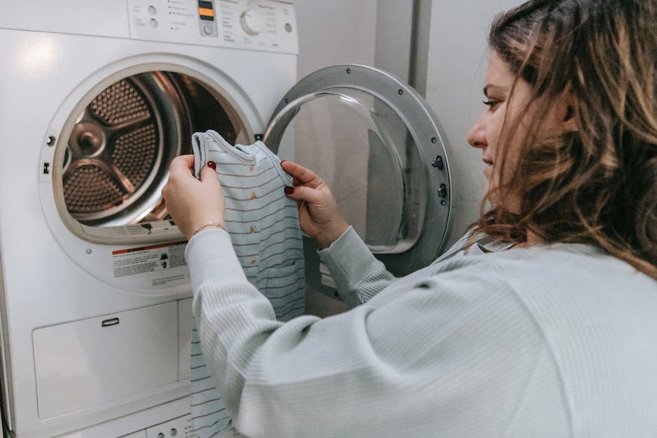 Warum neue Kleidung vor dem Tragen gewaschen werden sollte