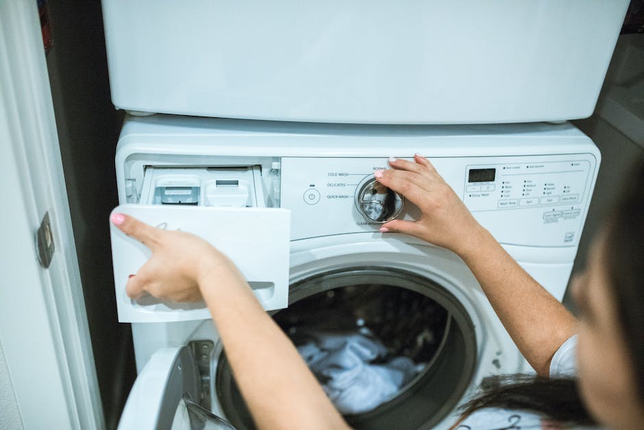 warum t-shirts nach dem waschen stinken