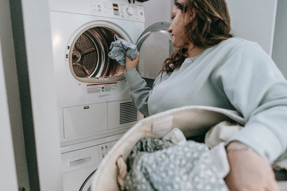 Müffelnde Wäsche im Schrank – Warum?