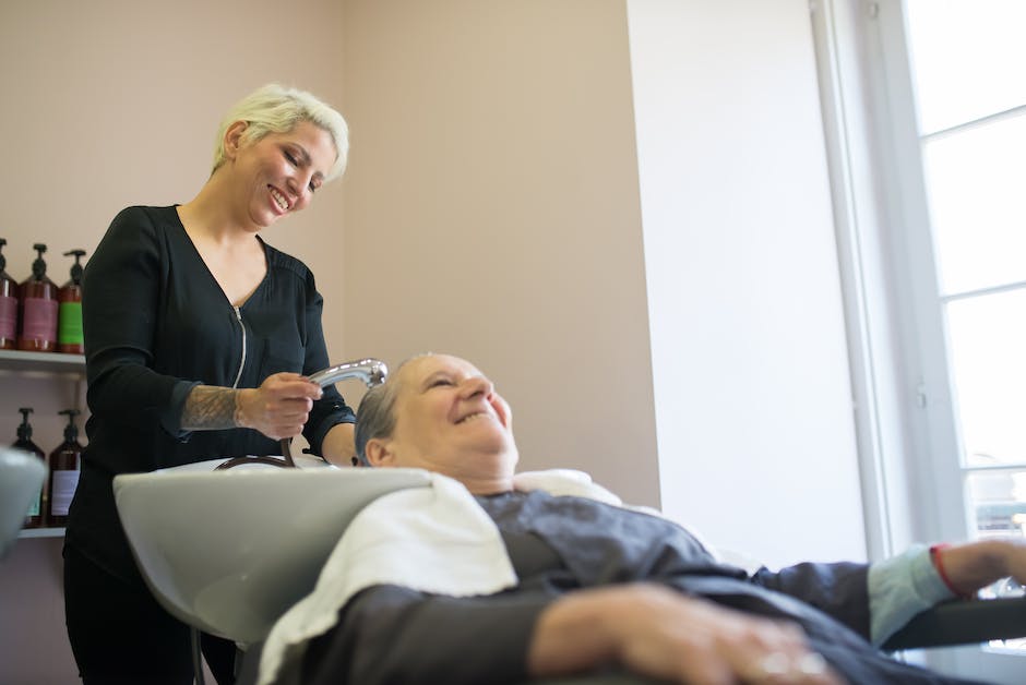 Friseur Haare waschen Vorteile